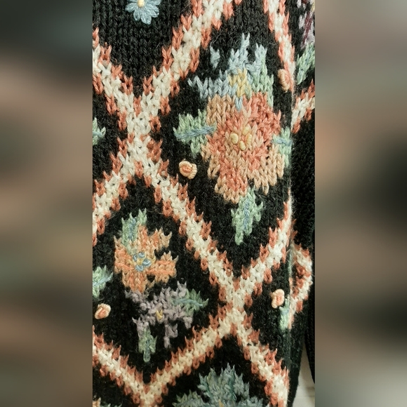Vintage Huntington Ridge Open Hand Knit Sweater Size Large Black Floral Korea - Picture 2 of 6